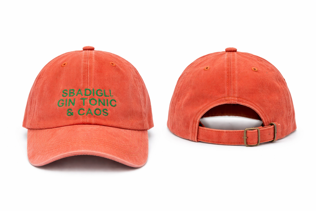 Cappello “SBADIGLI GIN TONIC E CAOS”
